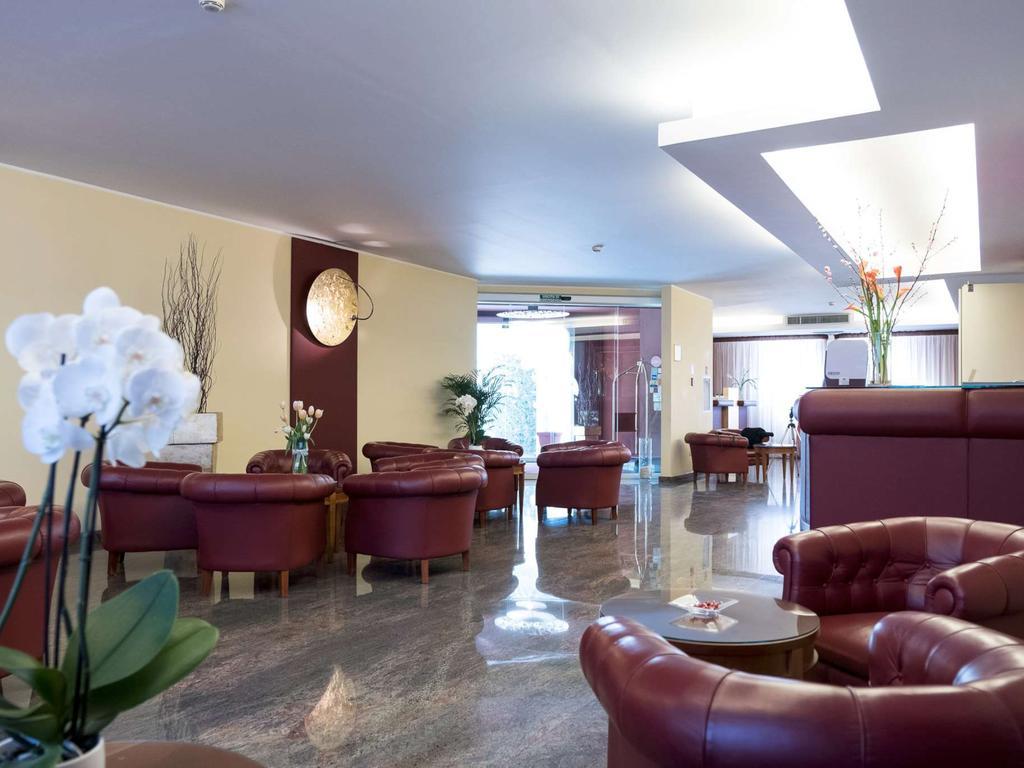 Appia Antica Hotel Corato Exteriör bild